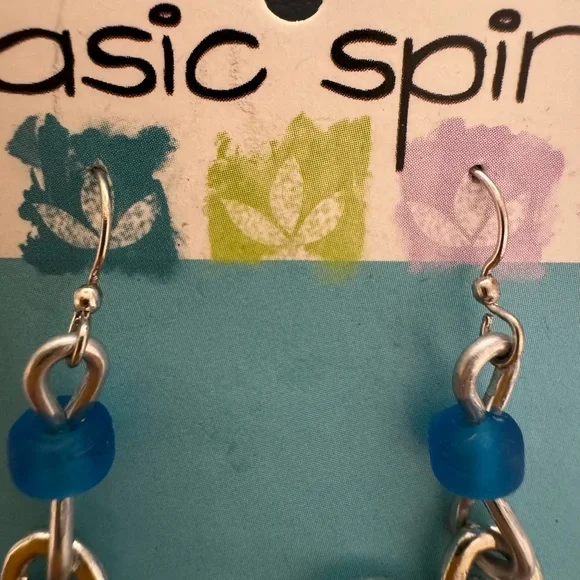 Basic Spirit Dangle Earrings - Picture 8 of 9